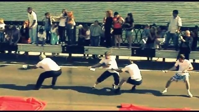 рекорд по перетягиванию каната.wmv смотреть онлайн