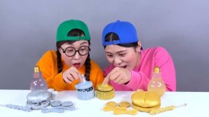 Золотая еда против серебряной еды Вызов ДОНА DONA