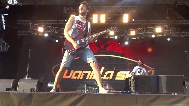 Vanilla Sky - Zvenit Yanvarskaya Viuga (live at Kubana festival) смотреть онлайн