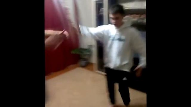 "Парни отжигают" или "Миша, Шиша и спящий Сережа") смотреть онлайн