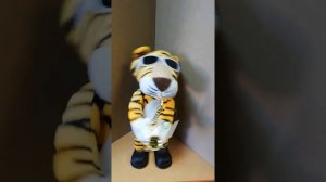 Поющая игрушка тигр с саксофоном