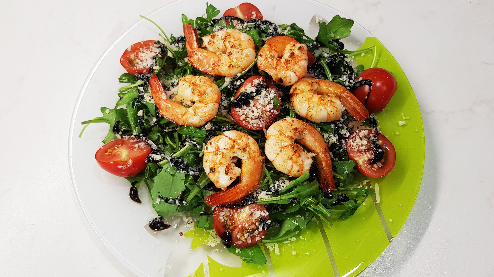 КАК приготовить салат с КРЕВЕТКАМИ. Салат с РУККОЛОЙ и креветками. смотреть онлайн