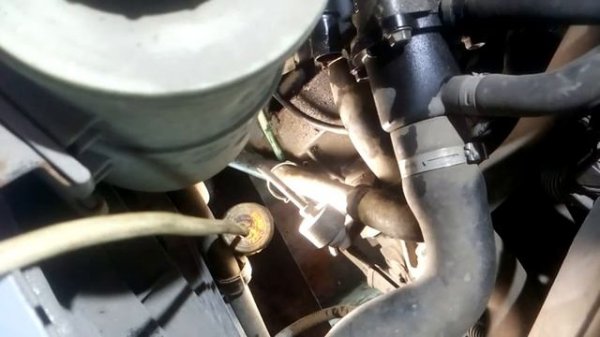 ТЕЧЬ АНТИФРИЗА И ЕГО ЗАМЕНА НА Renault Logan, SANDERO, ЛАРГУС. Leaking, replacing antifreeze Renaul