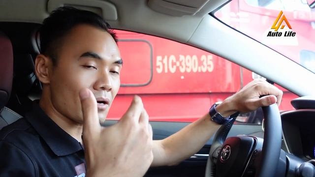 Corolla Altis 2022 Chạy Thế Nào? Chia Sẻ Của Chủ Xe Sau 2000km | Phần 2 - Vận Hành | Auto World. смотреть онлайн