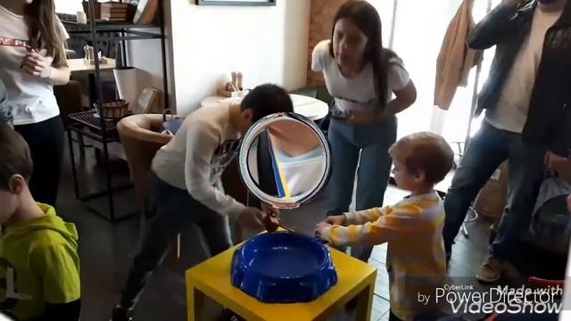 ЧЕМПИОНАТ ПО BEYBLADE В ОДЕССКОЙ ЛИГЕ !!!! БЕЙБЛЭЙД ТУРНИР В ПИЦЦЕРИИ В SCORINI !!!! смотреть онлайн