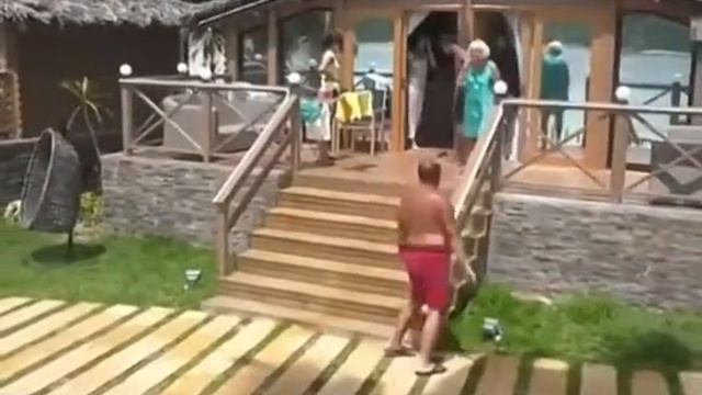 Фирменный танец Николая Должанского!!Свадьба Рапы смотреть онлайн