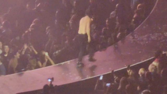Follow You (Live LA 3.12.22) - Imagine Dragons Ft. Rob McElhenney And Kaitlin Olson