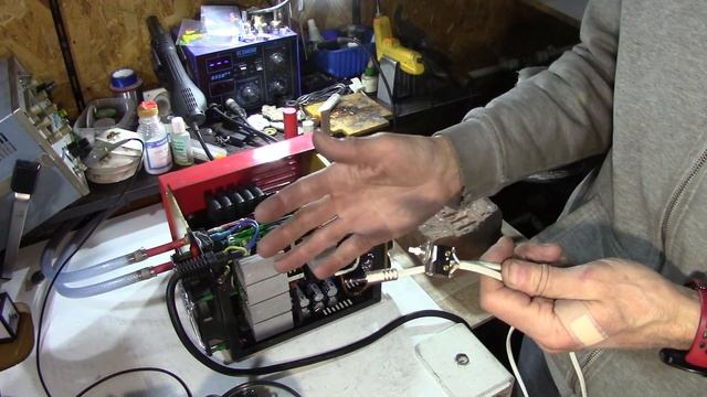 ВАРИАНТ ПОДКЛЮЧЕНИЯ ПЕДАЛИ к индукционной печке из сварочного инвертора. смотреть онлайн