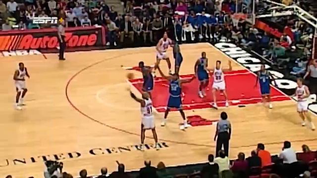 Dennis Rodman breaks down the Chicago Bulls’ triangle offense | Detail on ESPN+ смотреть онлайн