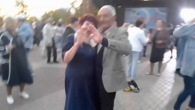 Танцы в парке. Белгород. Симона!)???? смотреть онлайн