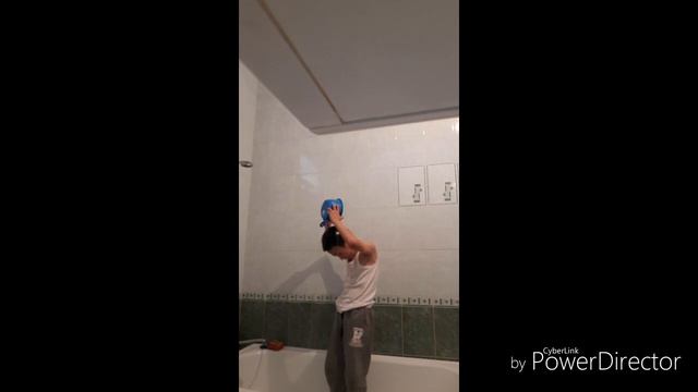 Я ИСКУПАЛСЯ В ОДЕЖДЕ ЧЕЛЕНЖ смотреть онлайн