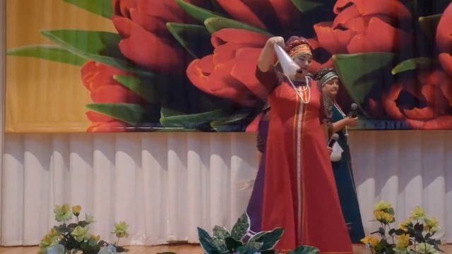 "В огороде черна редька" - русская народная песня в исполнении женского ансамбля "Волжанка" смотреть онлайн