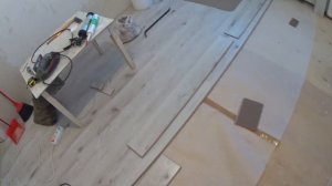 Как укладывать ламинат на сложный пол. Скрипит деревянный пол