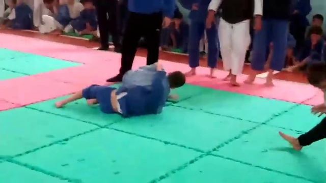 Хайдаров Билолчон (удержание) смотреть онлайн