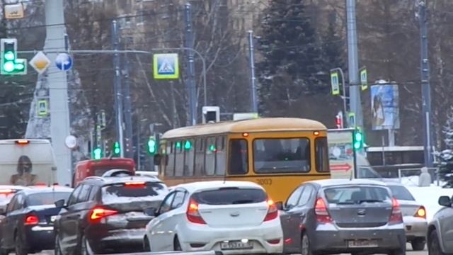 ЛиАЗ-677 в Петербурге в 2021 в виде: Музейный автобус СПб 11-*: ЛиАЗ-677 3003 по №677 (23.12.21) смотреть онлайн