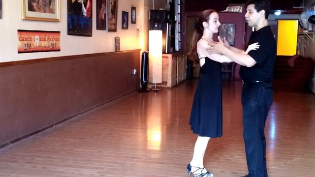 Regular walk vs. Tango walk, Episode 1 смотреть онлайн