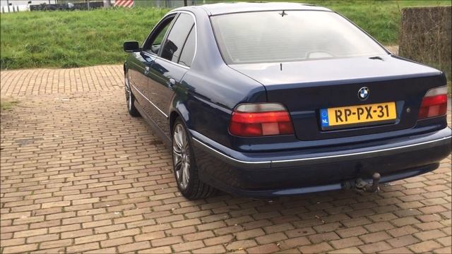 BMW 523i (E39)