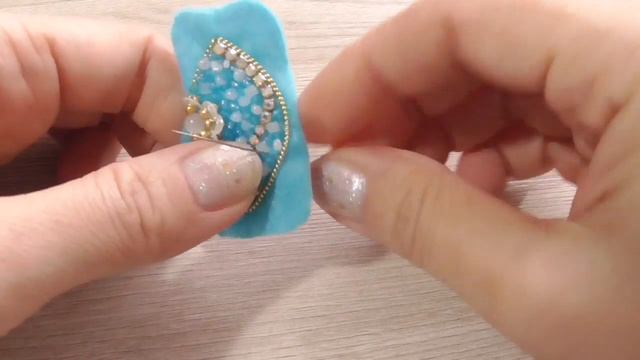 Брошь Зимний жук из бисера. Мастер-класс. 2 часть / DIY Beaded Brooch beetle 2 part смотреть онлайн