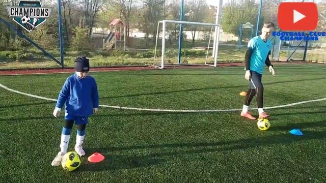 БАЗОВЫЕ УПРАЖНЕНИЯ ДЛЯ КОНТРОЛЯ МЯЧА! ФУТБОЛ УПРАЖНЕНИЯ НА КОНТРОЛЬ МЯЧА ДЛЯ ДЕТЕЙ! смотреть онлайн