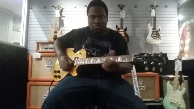 Playing a 2019 Gibson Les Paul Studio Special at Guitar Center in Las Vegas, NV (Part 2) смотреть онлайн