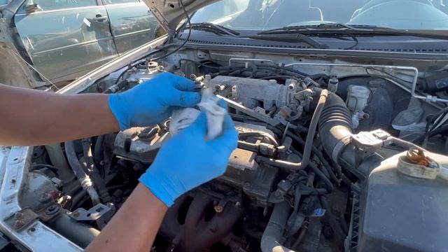 Cómo cambiar los inyectores a Mazda protege año 2000 смотреть онлайн