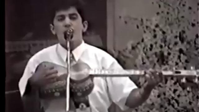 Огабек Собиров 1997 йил Комилжон Отаниёзовнинг 80 йилик курик танловида смотреть онлайн