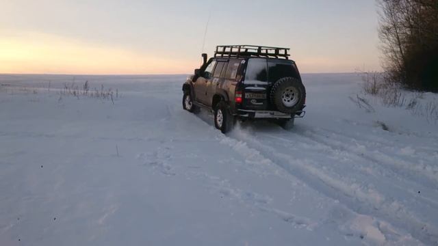 Tager vs. Toyota. Вес автомобиля имеет значение! смотреть онлайн