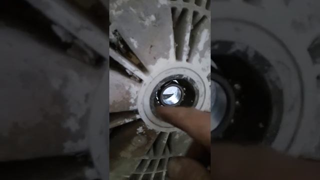 Выбивание наружной обоймы подшипника из бака стиральной машины. смотреть онлайн