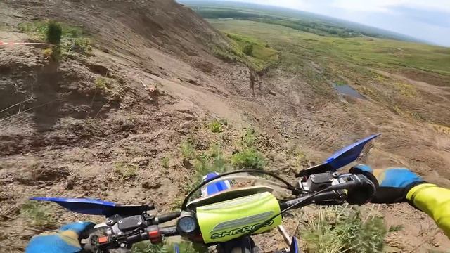 Самый страшный спуск в моей жизни. 100% ENDURO отдыхает. Тропа кабана 2023 смотреть онлайн