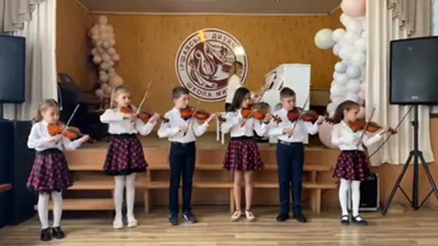 Іршавська ДШМ.Ансамбль скрипалів молодших класів.А.Холл "Веселий ковбой". смотреть онлайн