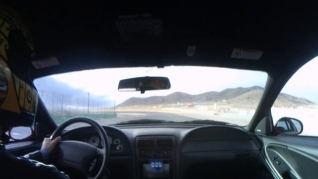Camaro SS vs 2003 Cobra Roll Race смотреть онлайн