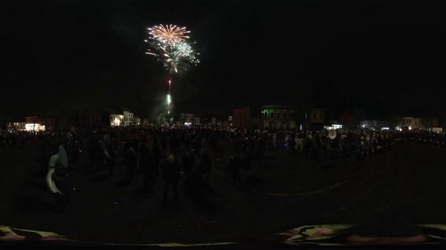 Carnaval de Leval-Trahegnies 2023 28 Vue en 360° du dernier rondeau du soir pour le feu d'artifice смотреть онлайн