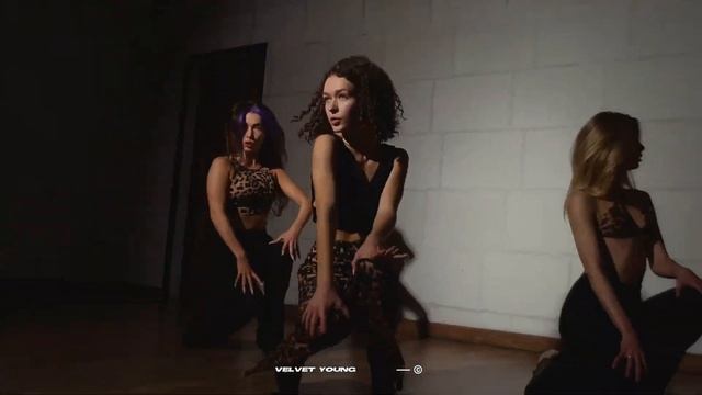 Young Rog - Bullshit with @Summer Walker | Viola | Heels | VELVET YOUNG смотреть онлайн