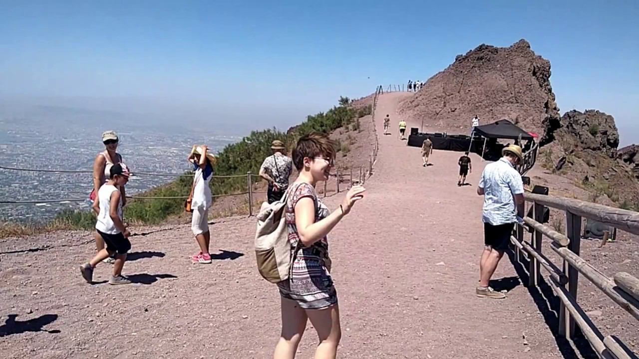 Италия-2017: На вершине Везувия смотреть онлайн