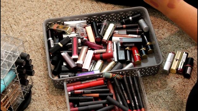 Lipstick Declutter | Part 3 of 3 смотреть онлайн
