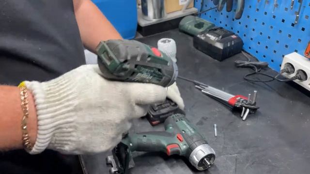 Замена редуктора на шуруповерте Metabo SB 18 L смотреть онлайн