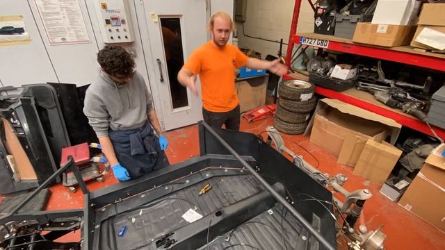 Porsche 356 Replica - Part 1 - Fully Loaded Cars смотреть онлайн