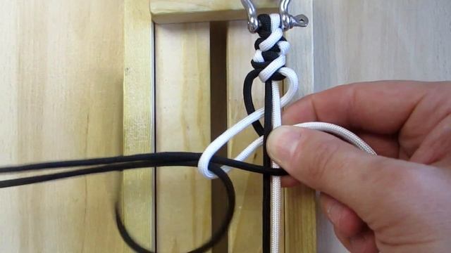 Браслет из паракорда Инь-Ян (Yin & Yang) смотреть онлайн
