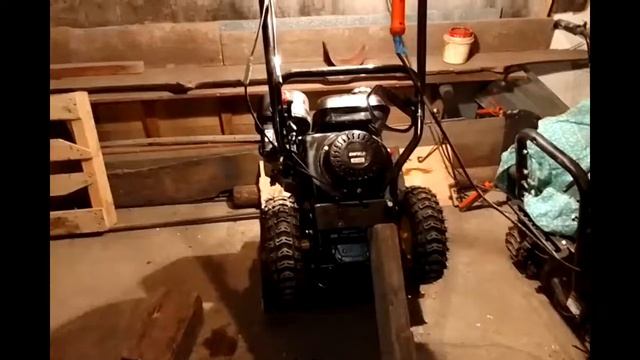 Снегоуборщик enifield 656S; маленький китаец с большим сердцем! / снегоуборочная машина энифильд смотреть онлайн