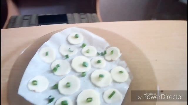 Делаем чипсы с луком!!! смотреть онлайн