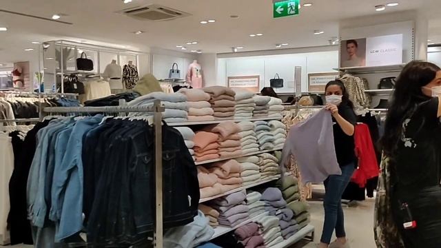 Шоппинг в Кемере. Котон, Вайкики, Сали Позари. Октябрь 2021 год. смотреть онлайн