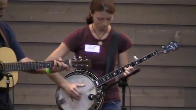 The Farewell Blues, Gina Clowes, 7th Place Galax Banjo 8-11-2010.mpg смотреть онлайн