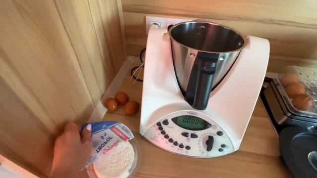 Разбираем материалы: фетр, пайетки | печём королевскую ватрушку смотреть онлайн