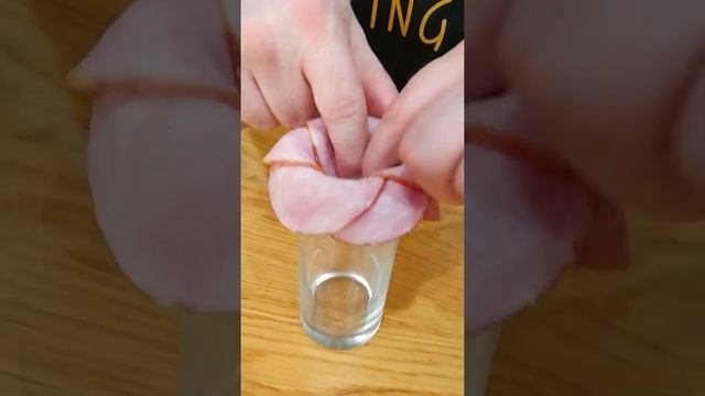 Розочка из колбасы, красивое украшение праздничного стола! смотреть онлайн