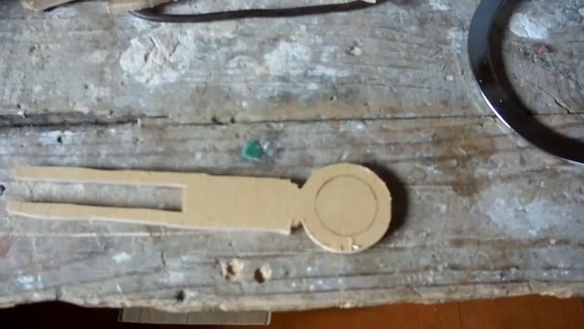 Как сделать кунай Минато из аниме Наруто из дерева. смотреть онлайн