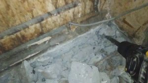 Работа перфоратором в качестве отбойника.