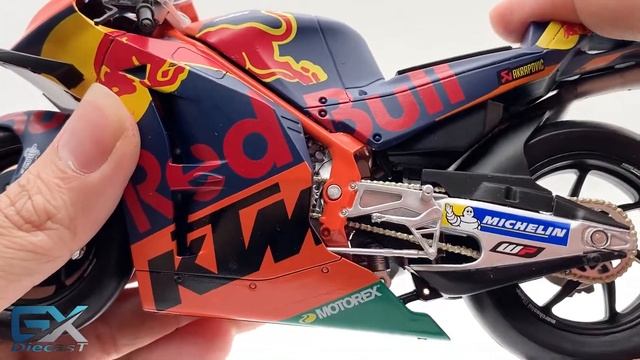 1/12 KTM MotoGP Espargaro #44 смотреть онлайн