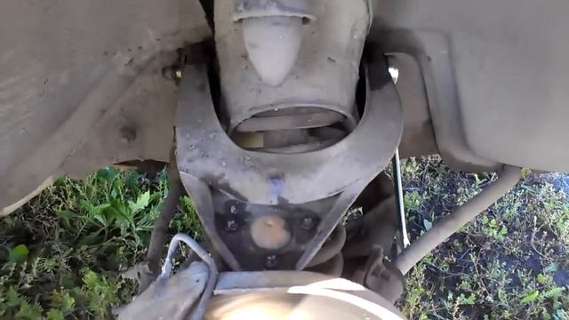 Замена сайлентблоков верхнего рычага Ваз "Классика" при помощи съёмника - запрессовщика. смотреть онлайн