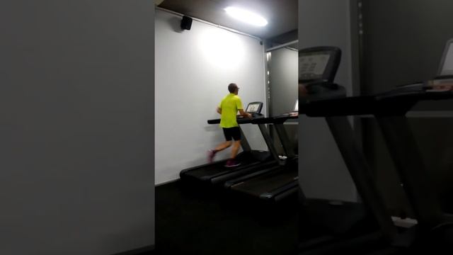 В starfit Бориспіль 400, 1км смотреть онлайн