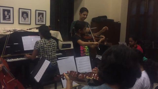 Игра в лошадки / Playin Hobby Horse